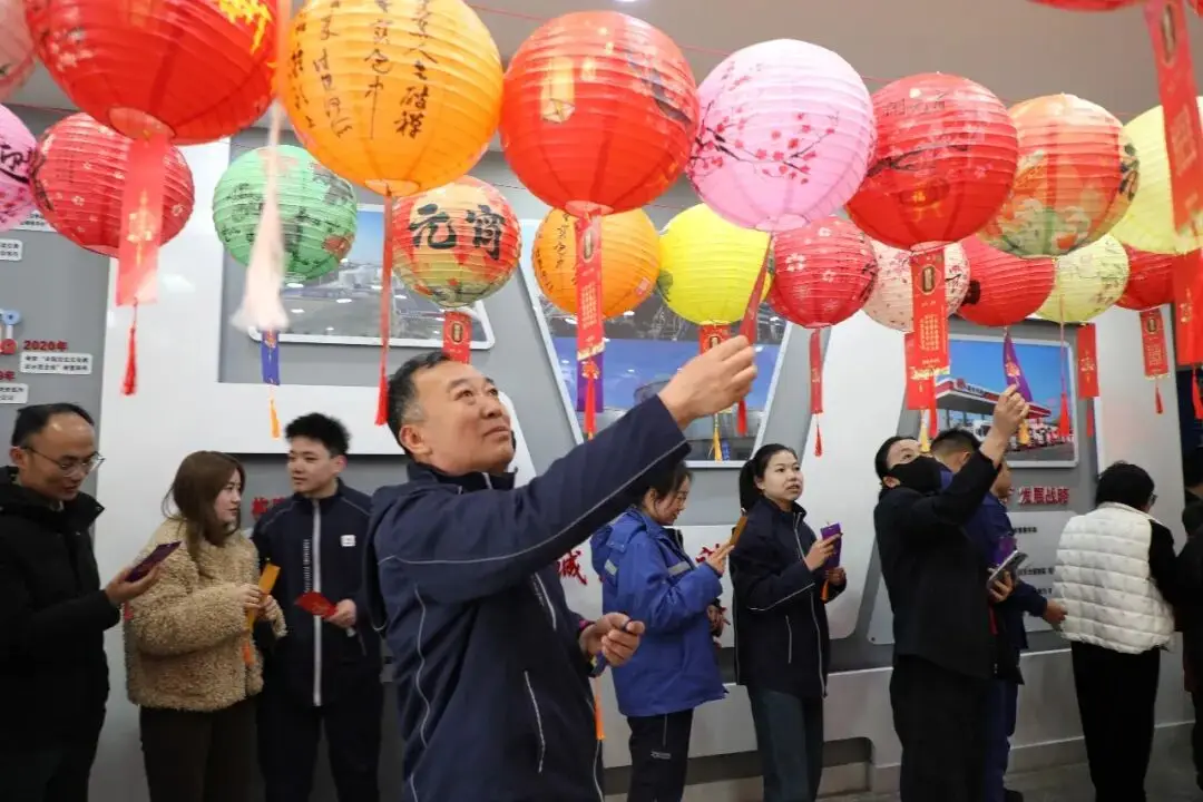 ری یونین موسم بہار کی گرمی کا جشن مناتا ہے۔